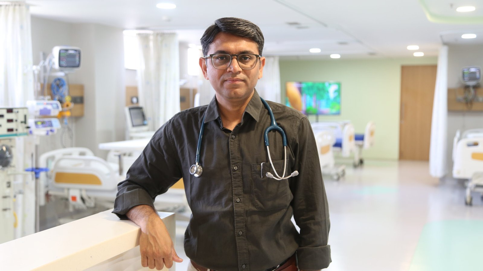 Dr Milind Jambagi